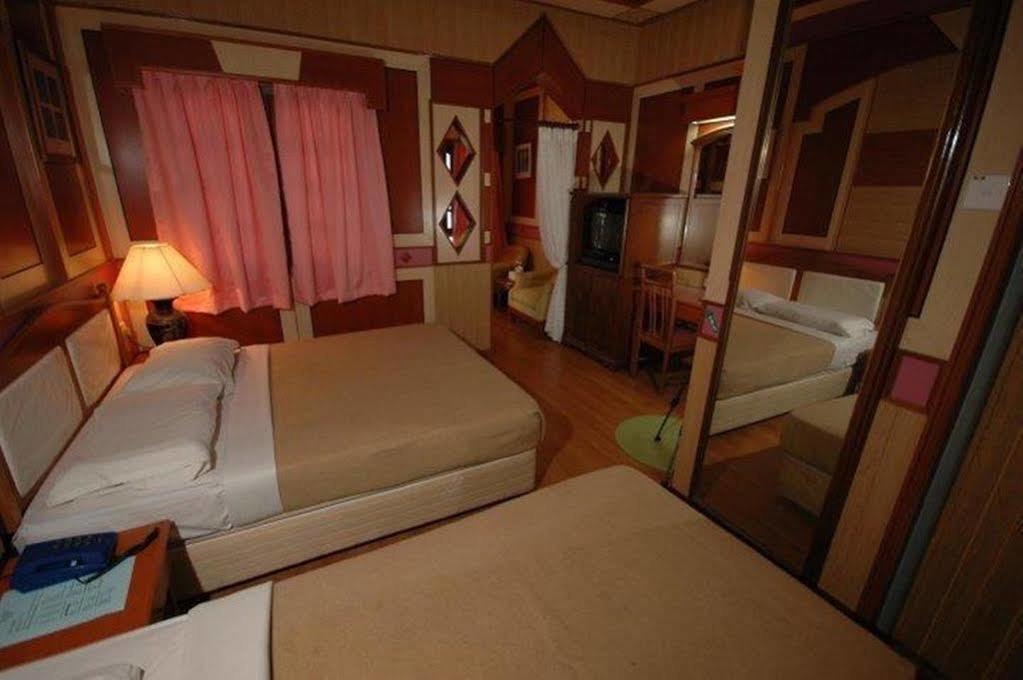 Shari La Island Resort Kampong Pasir Hantu 외부 사진